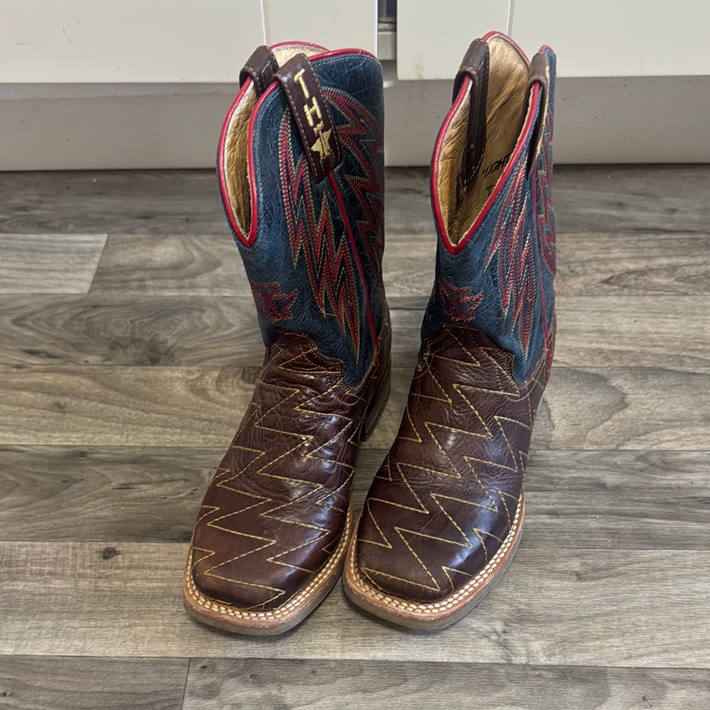 Tin Haul cowboy Boots with Red Accents